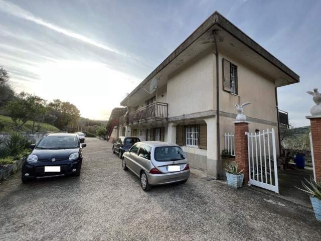 Casa in vendita a Ogliastro Cilento, Campania