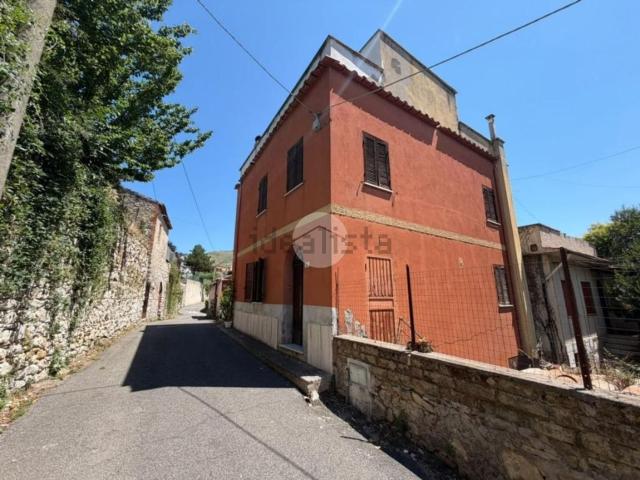 Casa in vendita a Fara Sabina, Lazio