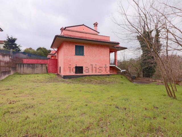 Casa in vendita a Pian di San Martino, Vetralla