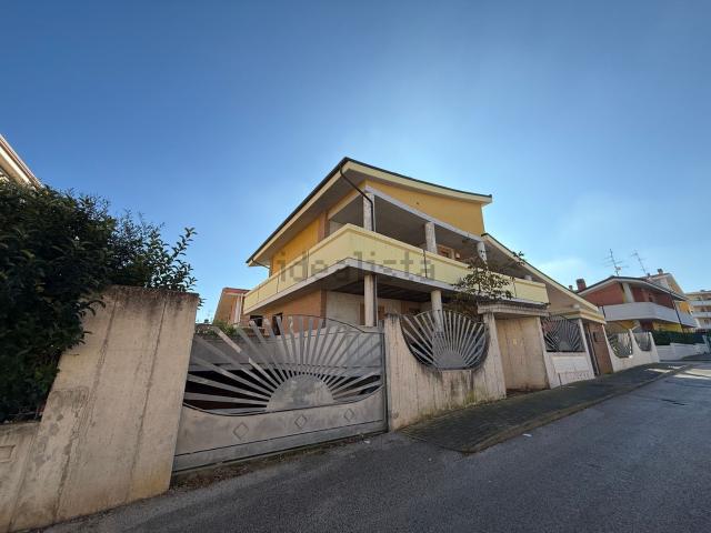 Casa in vendita a Termoli, Molise