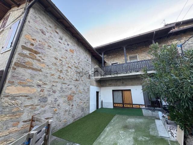 Casa in vendita a Rogno, Lombardia
