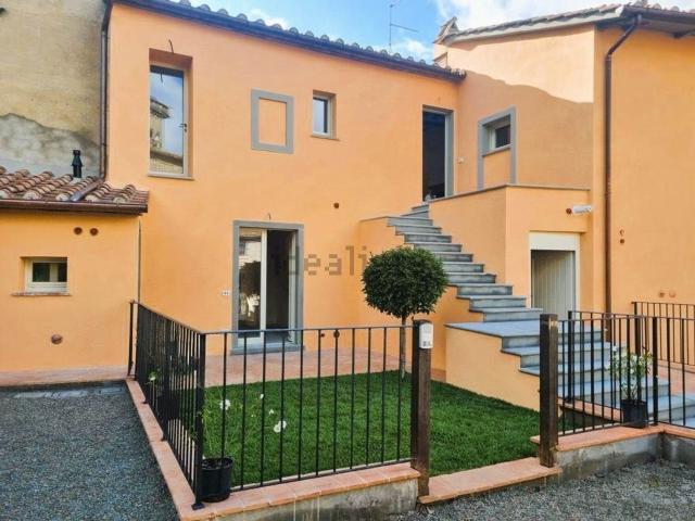 Casa in vendita a Camucia, Cortona