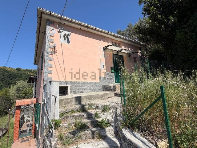 Casa in vendita a Media Val Bisagno, Serra Riccò