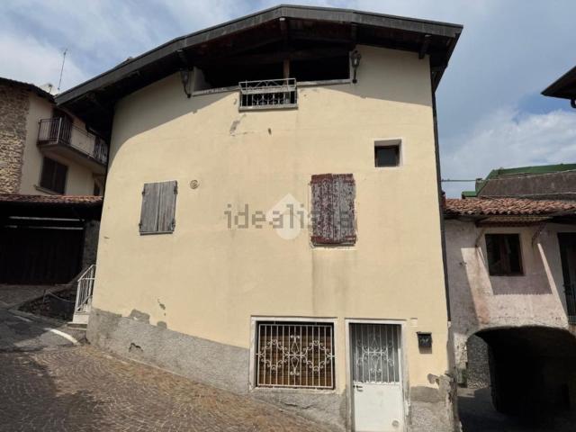Casa in vendita a Fonteno, Lombardia
