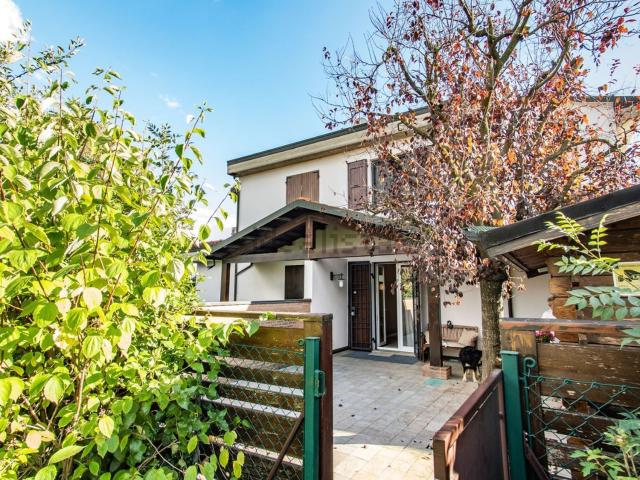Casa in vendita a Unione dei comuni Valli del Reno, Lavino e Samoggia, Bazzano