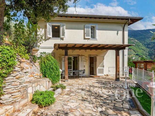 Casa in vendita a Prato, Montignoso