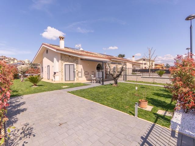 Casa in vendita a Roma Capitale, Lazio