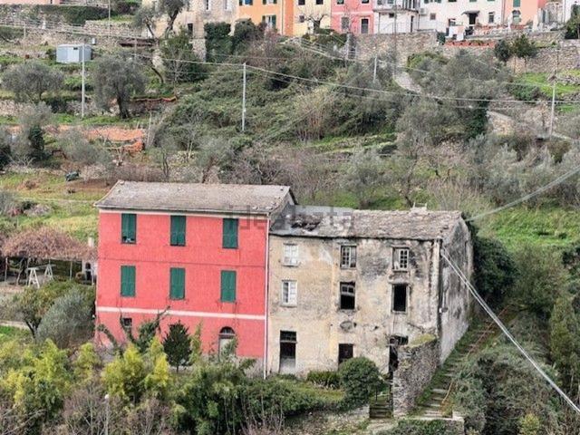 Casa in vendita a Avegno