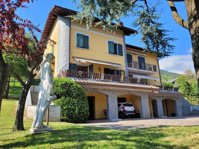 Casa in vendita a Agro, Castione Della Presolana