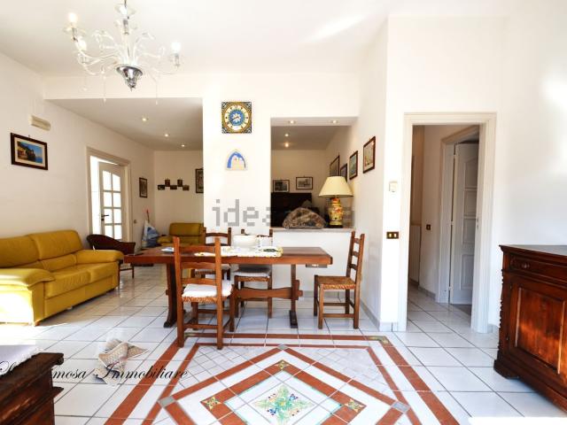 Casa in vendita a Massa Lubrense, Campania