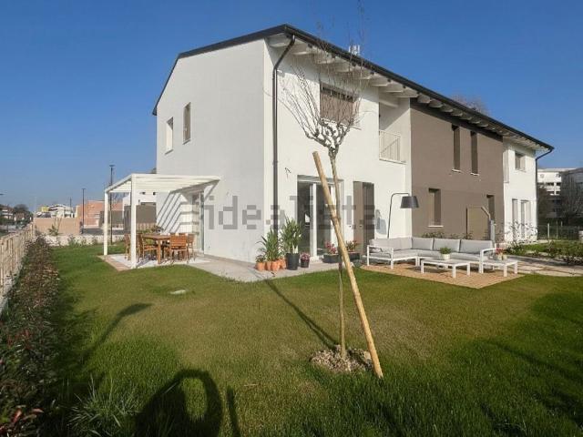 Casa in vendita a Villaggio dei Fiori, Spinea