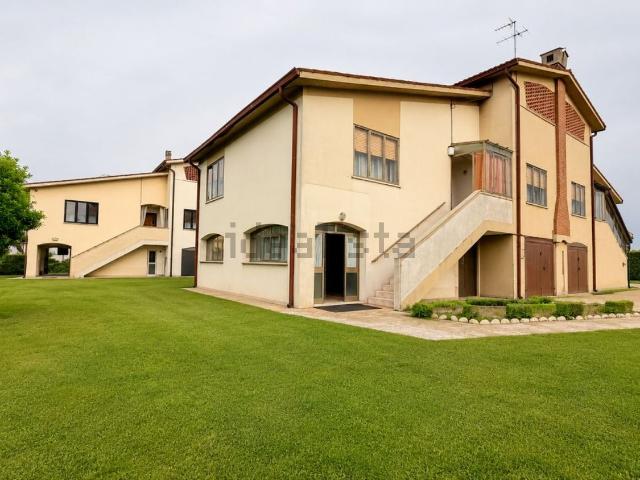 Casa in vendita a Correzzola, Veneto