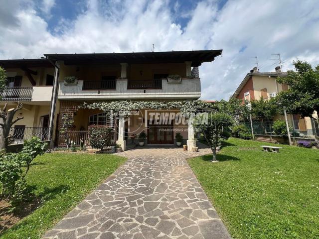 Casa in vendita a Le Case, Capriolo