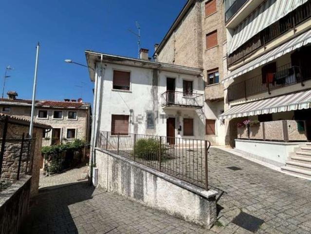 Casa in vendita a Cerro Veronese, Veneto