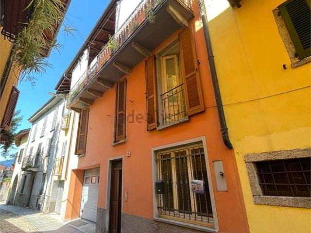 Casa in vendita a Suna, Verbania