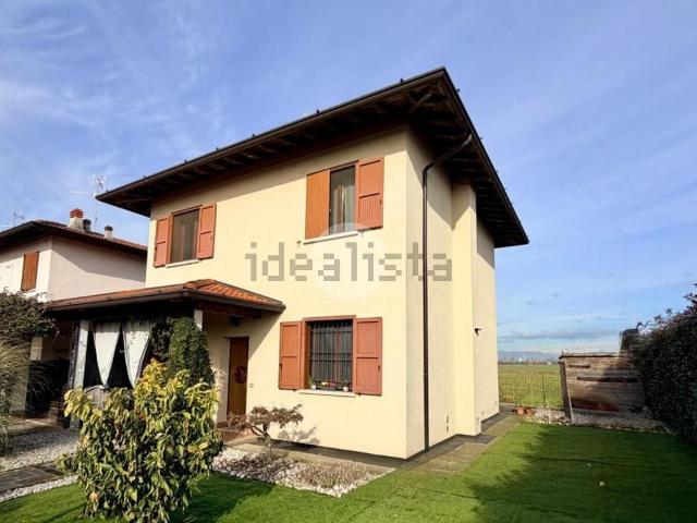 Casa in vendita a Brandico, Lombardia