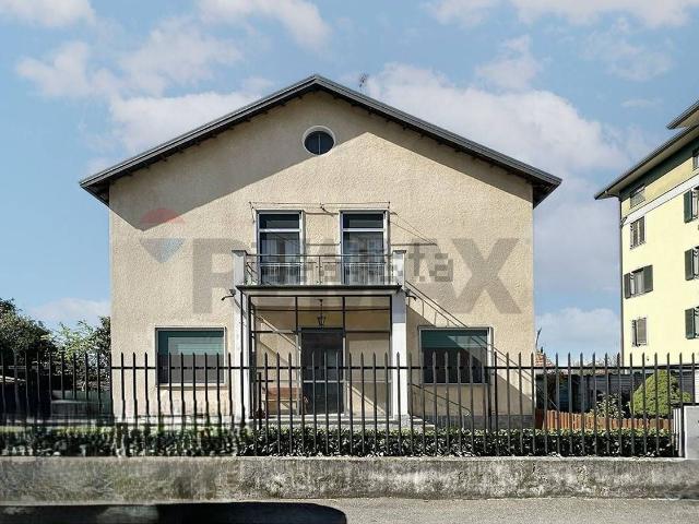 Casa in vendita a Municipio 7, Milano
