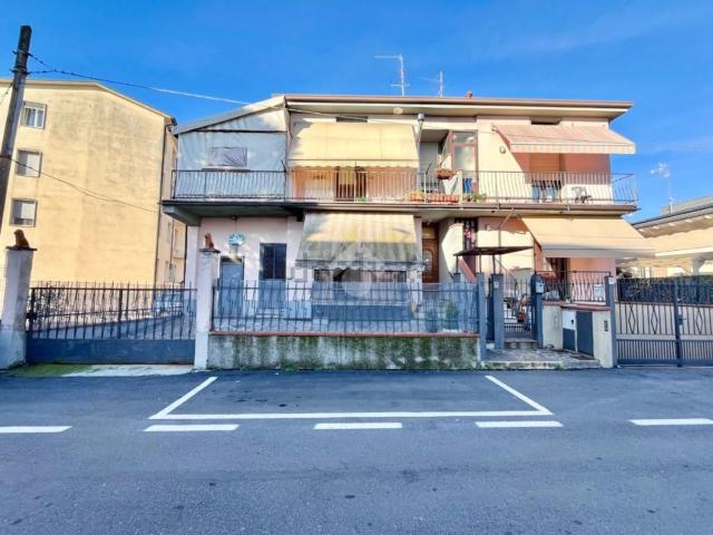 Casa in vendita a Adro, Lombardia