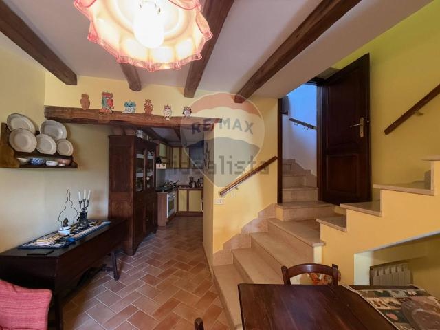 Casa in vendita a Sellano, Umbria