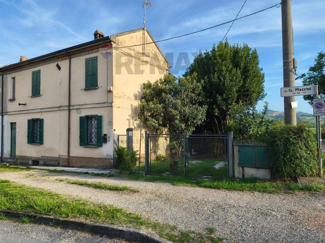 Casa in vendita a Mezzadra, Montebello della Battaglia