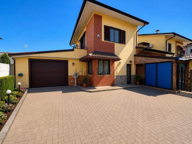 Casa in vendita a Castiraga Vidardo, Lombardia