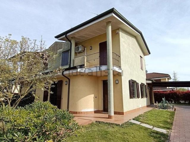 Casa in vendita a Moglia, Lombardia