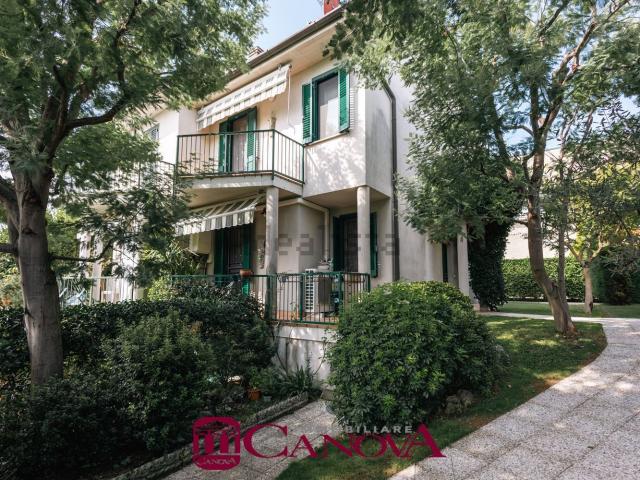 Casa in vendita a Lomazzo, Lombardia