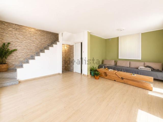 Casa in vendita a Bregnano, Lombardia