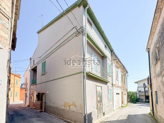 Casa in vendita a Ortona, Abruzzo