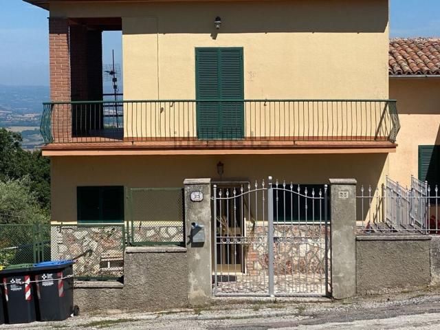 Casa in vendita a Acquasparta, Umbria