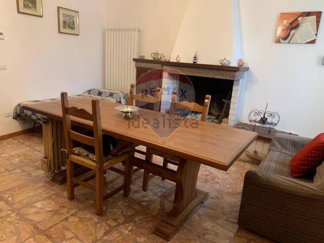 Casa in vendita a Sellano, Umbria
