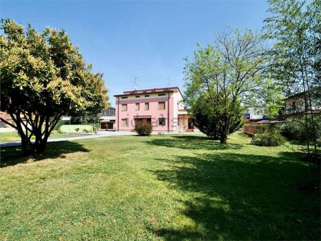 Casa in vendita a Boltiere, Bergamo
