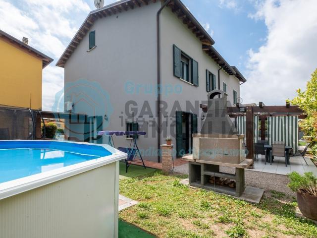 Casa in vendita a Roncoferraro, Lombardia