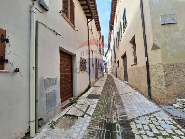 Casa in vendita a Foligno, Umbria
