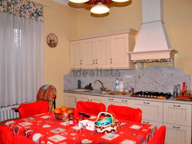 Casa in vendita a Isola, Luni