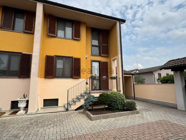 Casa in vendita a Tribiano, Lombardia