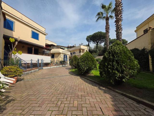 Casa in vendita a Casoria, Campania