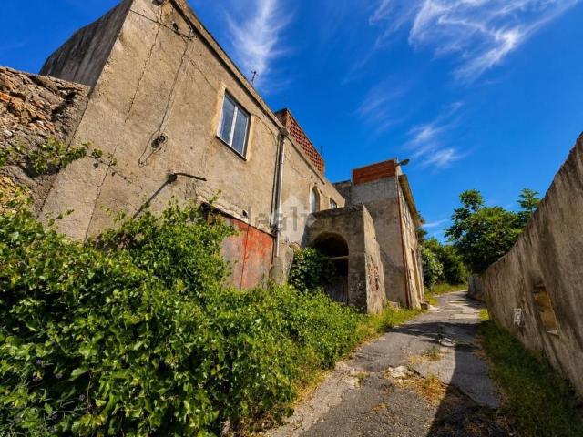 Casa in vendita a Santa Lucia Di, Sicilia