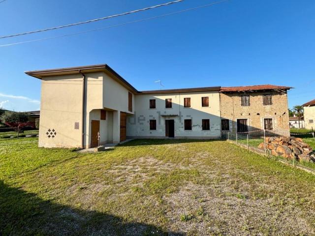 Casa in vendita a Capo di Sotto, Azzano Decimo