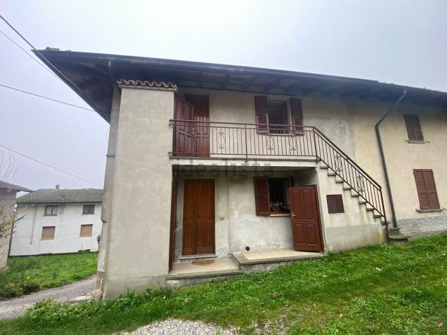 Casa in vendita a Alta Val Tidone, Marzonago