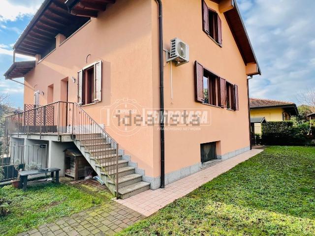 Casa in vendita a Lonate Pozzolo, Lombardia
