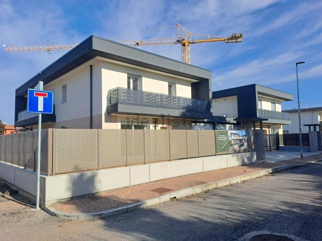 Casa in vendita a Azzano San Paolo, Bergamo