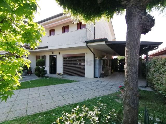 Casa in vendita a Lendinara, Veneto