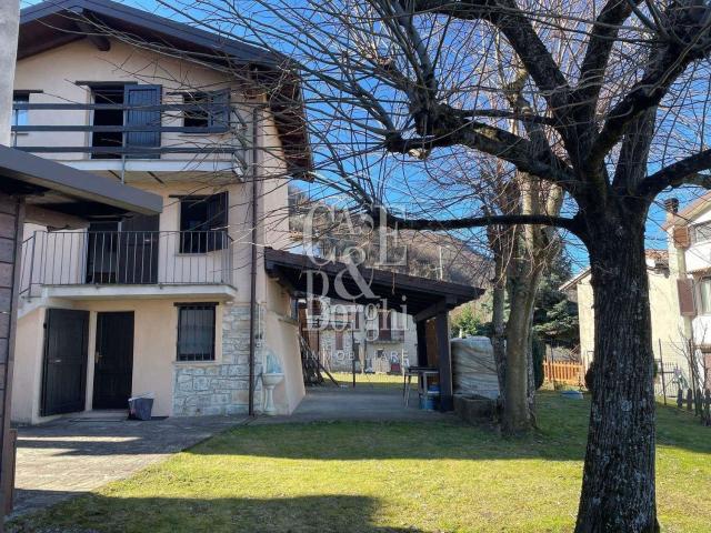 Casa in vendita a Zavattarello, Lombardia