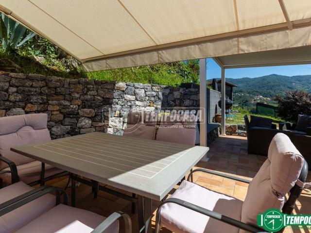 Casa in vendita a Follo, Liguria