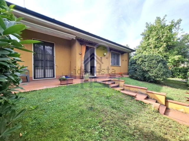 Casa in vendita a Castelnuovo Bocca D'adda, Lombardia