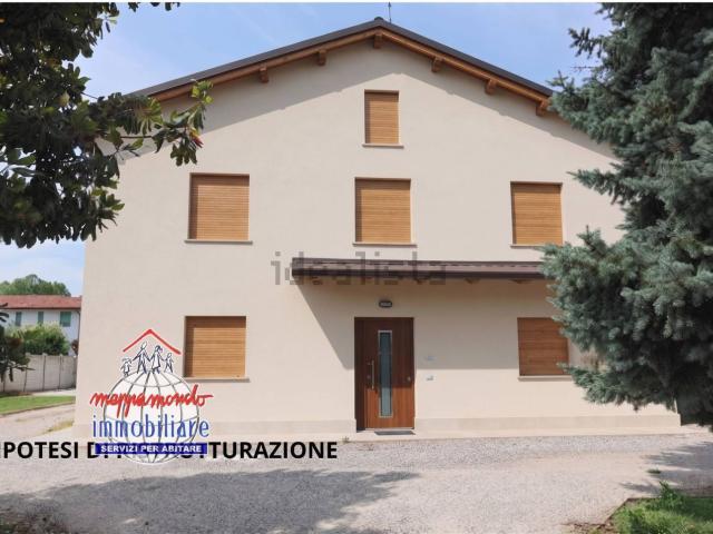 Casa in vendita a Cento, Ferrara