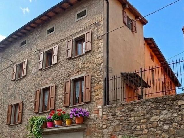 Casa in vendita a Val d’Enza, Re