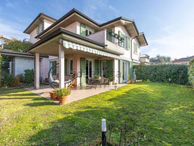 Casa in vendita a San Fermo Della Battaglia, Lombardia