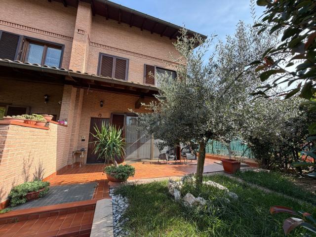Casa in vendita a Verderio, Lecco